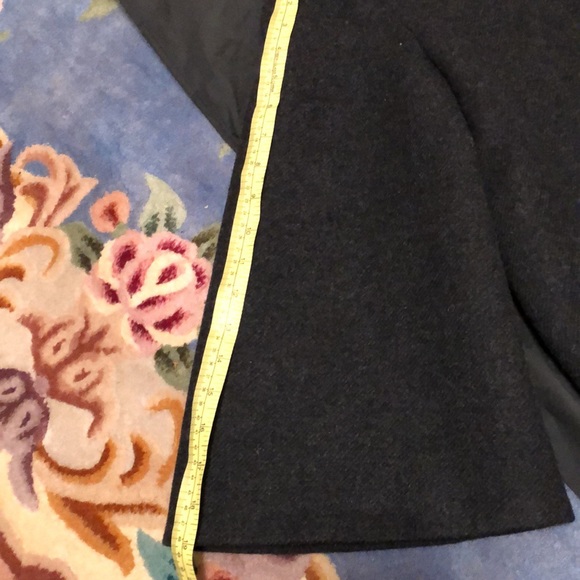 Zara’s coat - Picture 8 of 8